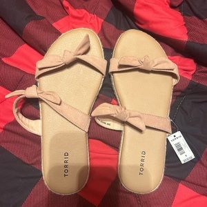 Torrid Bow Tie Sandals size 9W NWT